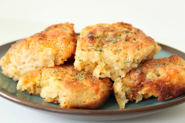 cheddar garlic biscuits