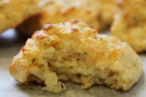 cheddar garlic biscuits